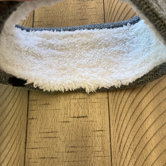 Gray Knitted Women’s Headband - Picture 2 of 3